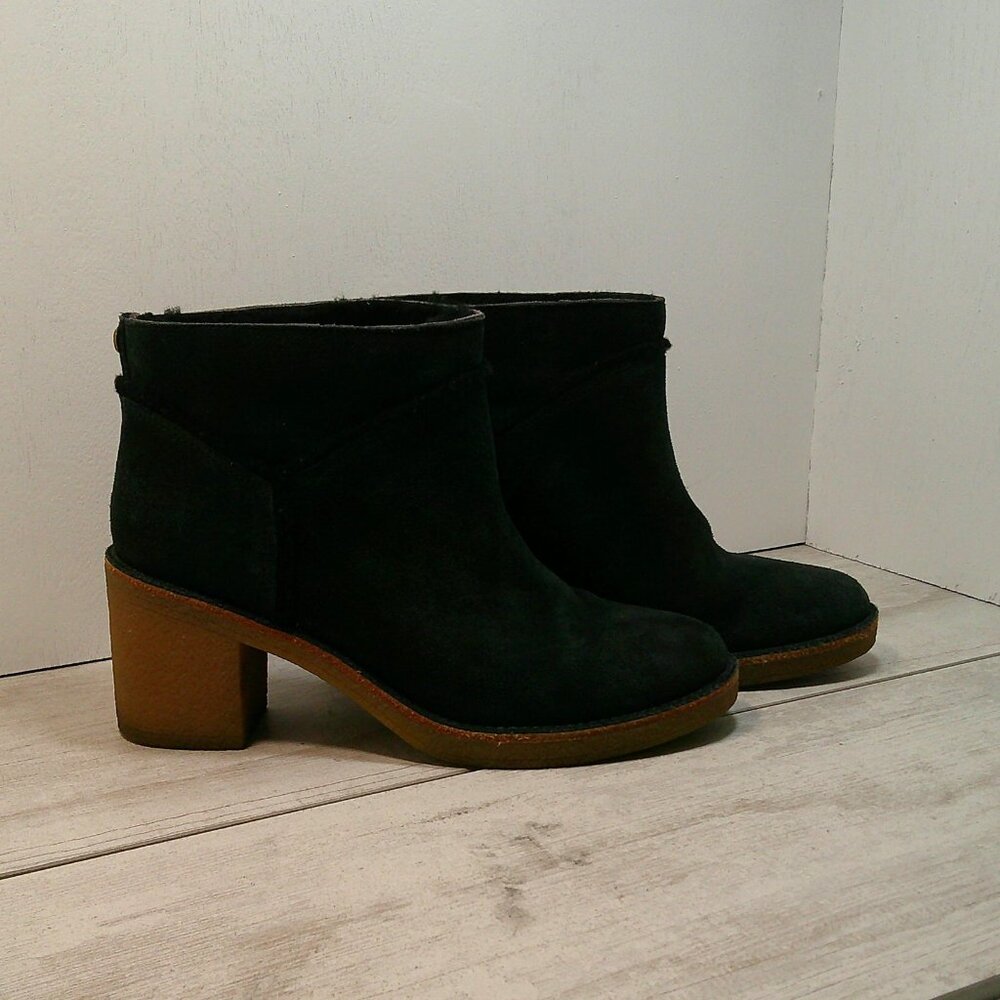 UGG Kasen Ankle Suede Black Chunky heel Boots Womans size 7.5